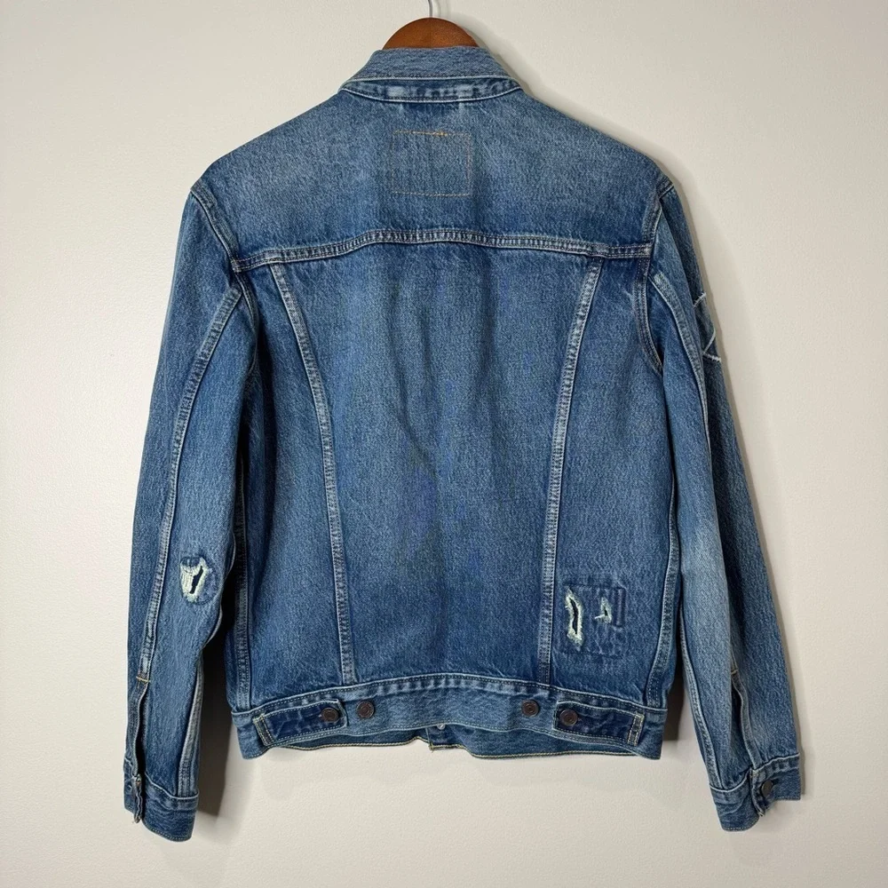Levi’s‎ Distressed Peace Sign Embroidered Oversized Denim Jean Trucker Jacket